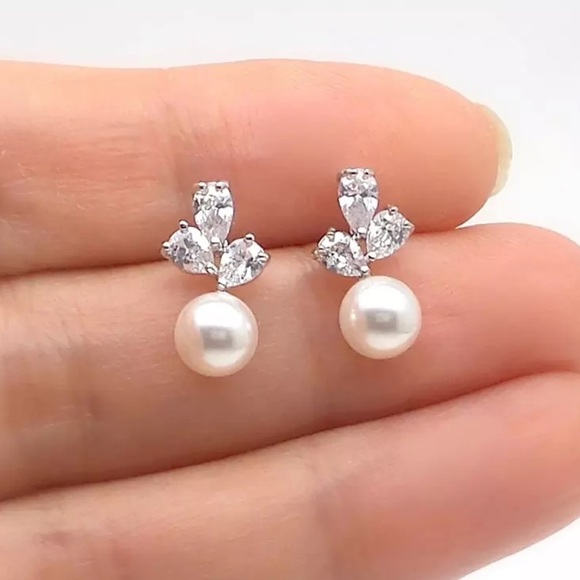 Jewelry - Diamond Pearl Drop Earrings NEW